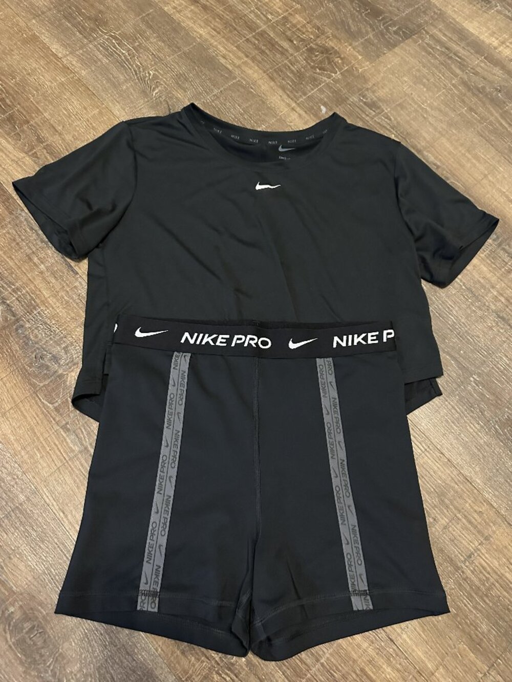 Nike Pro Woman's Set